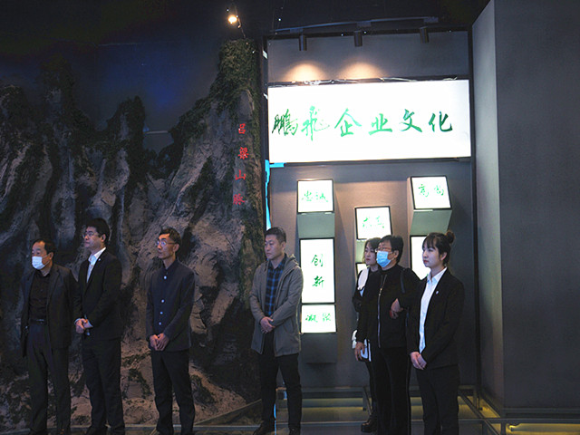 走進鵬飛學(xué)生企認知實踐6_副本.jpg