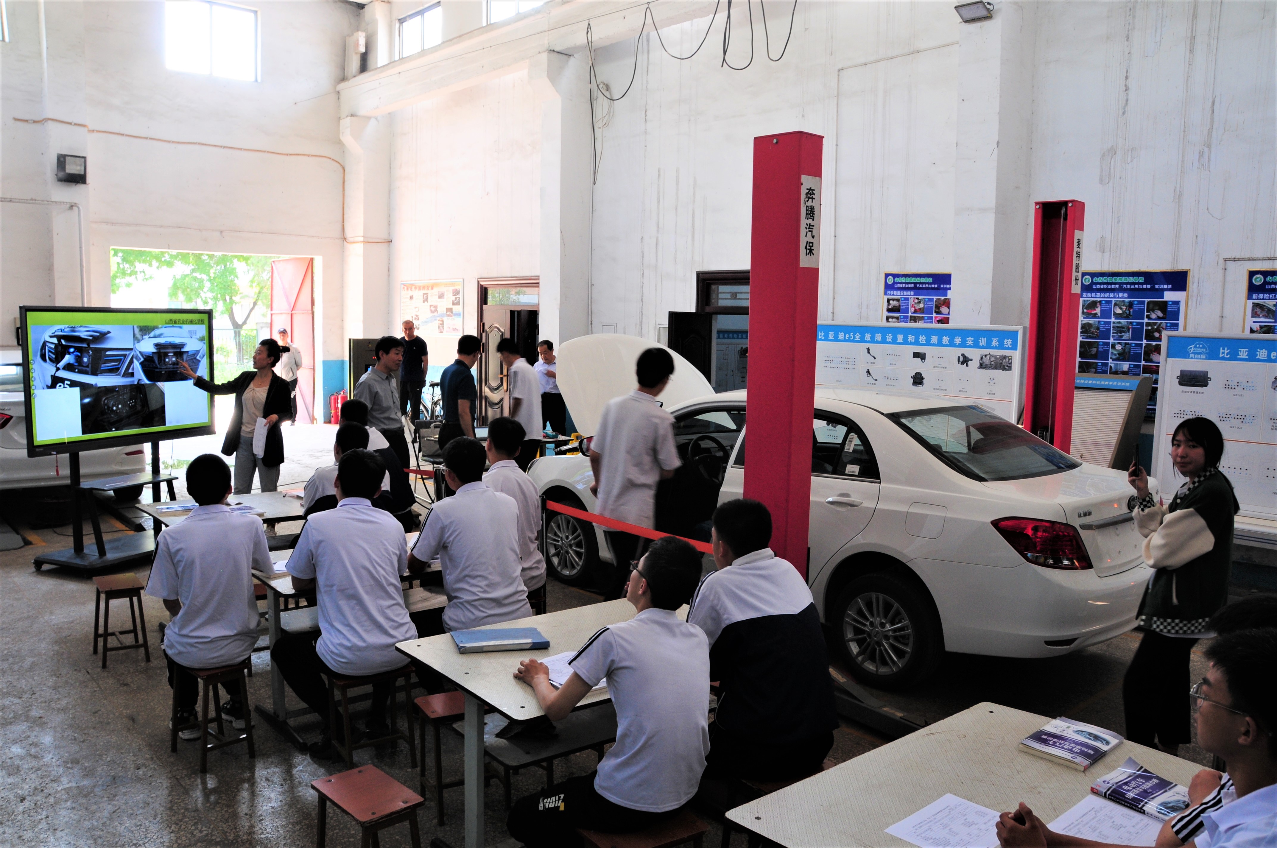 汽車系公開(kāi)課教學(xué)2.jpg